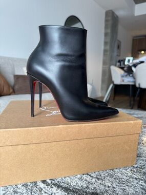 Christian Louboutin Black So Kate Booty 38